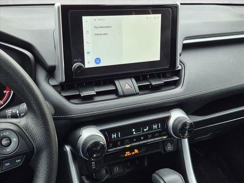 Used 2025 Toyota RAV4 XLE FWD image 15