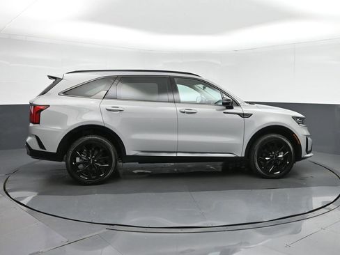 Used 2022 Kia Sorento SX image 8