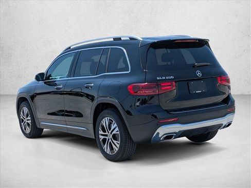 Certified 2025 Mercedes-Benz GLB 250 image 12