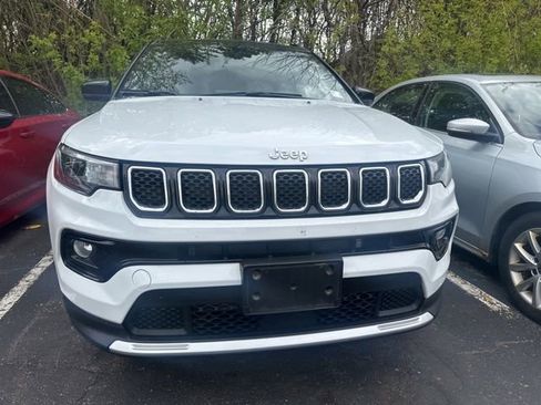 Used 2023 Jeep Compass Limited w/ Sun and Sound Group AWD/4WD image 5