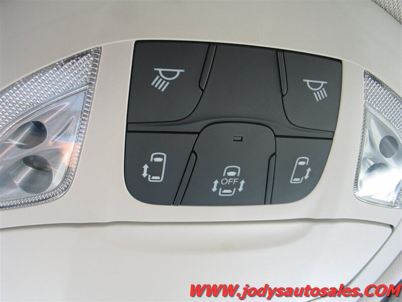 Used 2017 Chrysler Pacifica Touring Plus FWD image 25