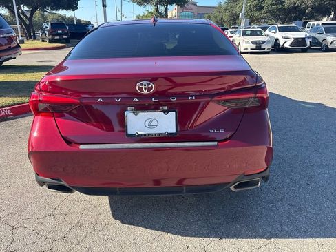 Used 2021 Toyota Avalon XLE FWD image 4