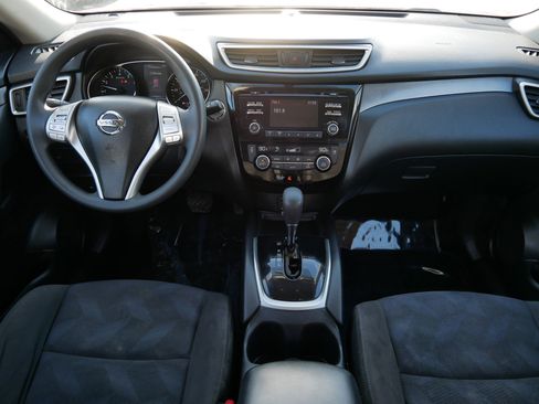 Used 2015 Nissan Rogue SV image 10