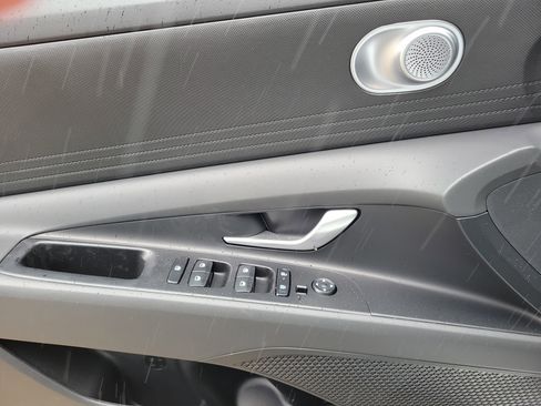 New 2026 Hyundai Elantra SE FWD image 17