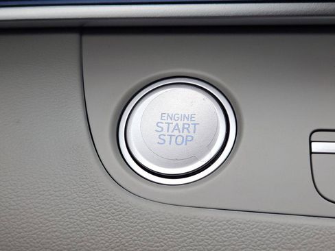 New 2026 Hyundai Elantra Limited image 17