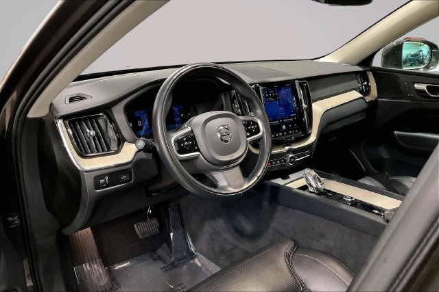 Certified 2022 Volvo XC60 B6 Inscription w/ Climate Package AWD/4WD image 17