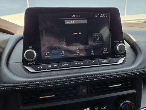 Used 2023 Nissan Rogue SV FWD image 10