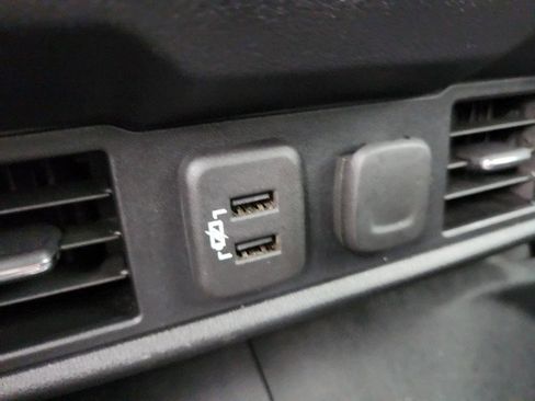 Used 2022 Chevrolet Silverado 2500 LT w/ Convenience Package image 25