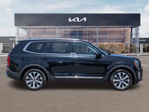 Certified 2022 Kia Telluride EX w/ EX Premium Package FWD image 3