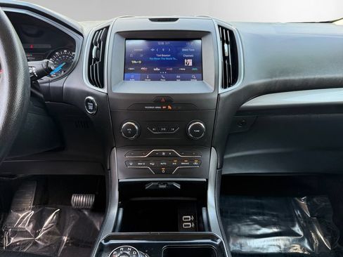 Certified 2020 Ford Edge SE FWD image 11