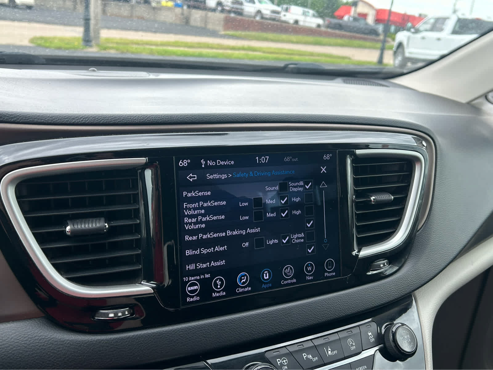 Used 2018 Chrysler Pacifica Touring-L w/ Advanced Safetytec Group FWD image 43