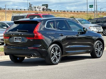 Used 2019 Volvo XC60 T6 Momentum w/ Multimedia Package