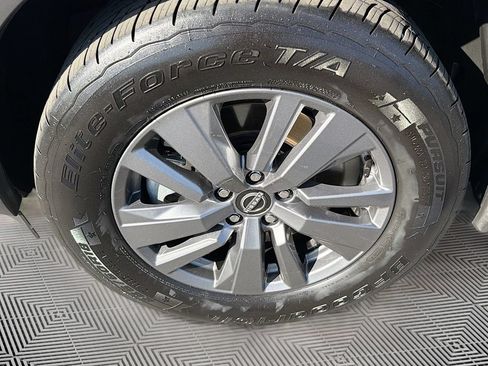 Used 2025 Nissan Pathfinder SV FWD image 30