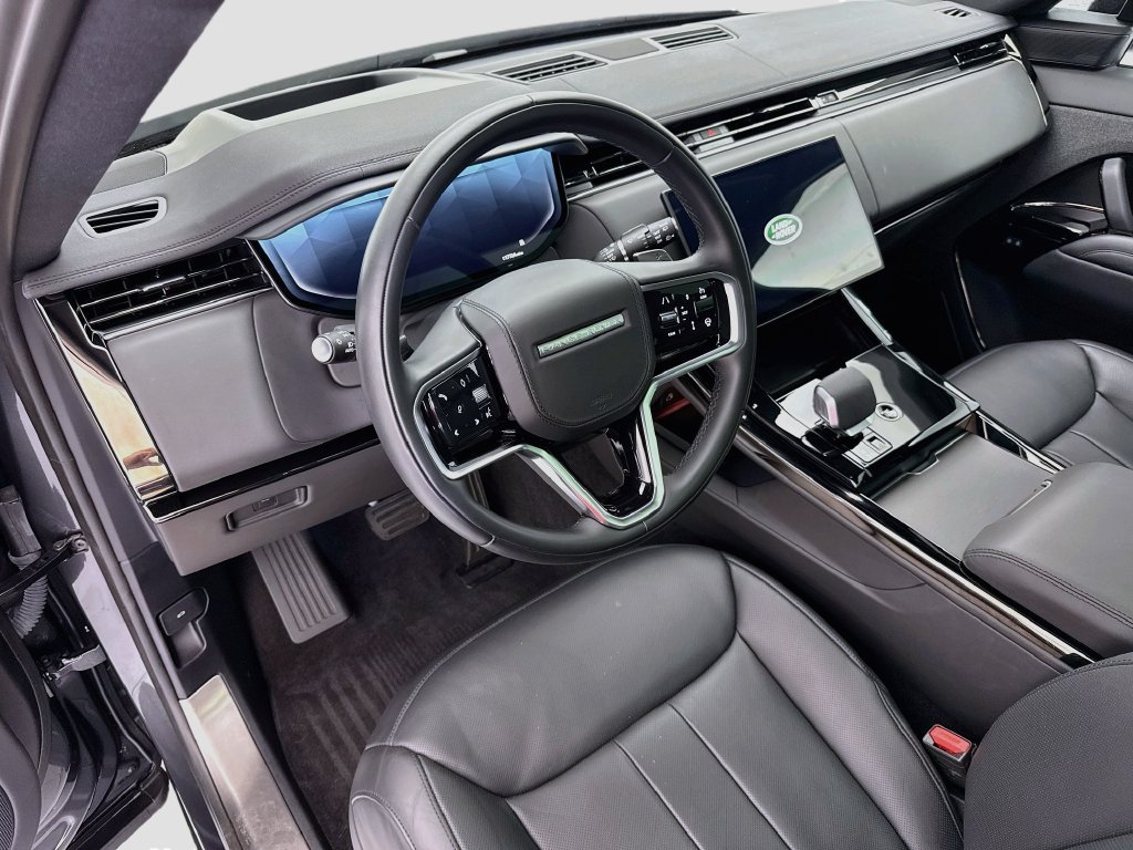 Used 2024 Land Rover Range Rover Sport SE AWD/4WD image 9