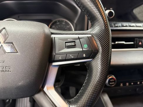 Used 2024 Mitsubishi Outlander SE AWD/4WD image 37