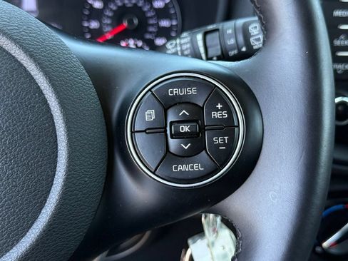 Used 2020 Kia Soul GT-Line FWD image 22