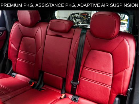 Used 2023 Porsche Cayenne w/ Premium Package AWD/4WD image 51