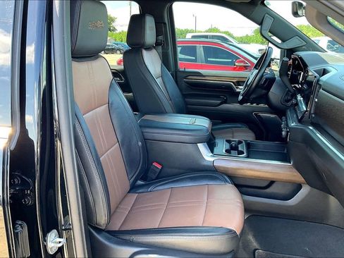 Used 2024 Chevrolet Silverado 3500 High Country w/ Technology Package AWD/4WD image 30