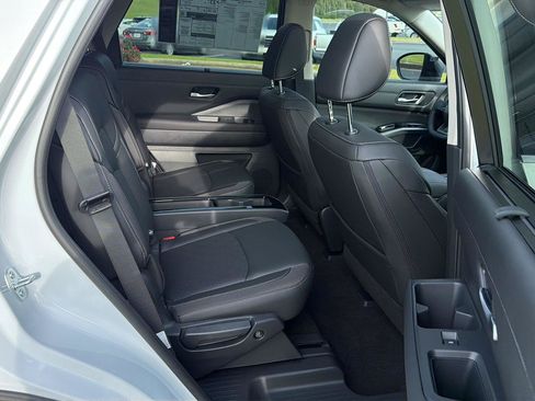 New 2026 Nissan Pathfinder SL w/ SL Premium Package FWD image 12