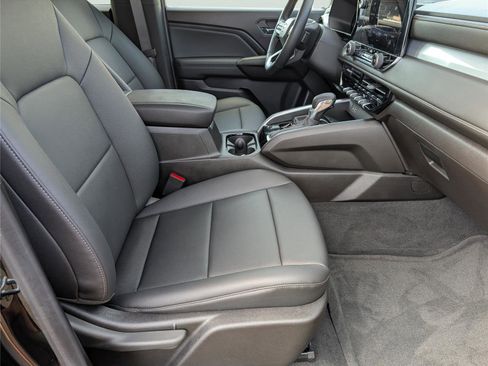 Used 2024 Chevrolet Colorado LT w/ LT Convenience Package III RWD image 33