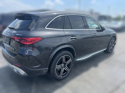 Used 2023 Mercedes-Benz GLC 300 4MATIC image 3
