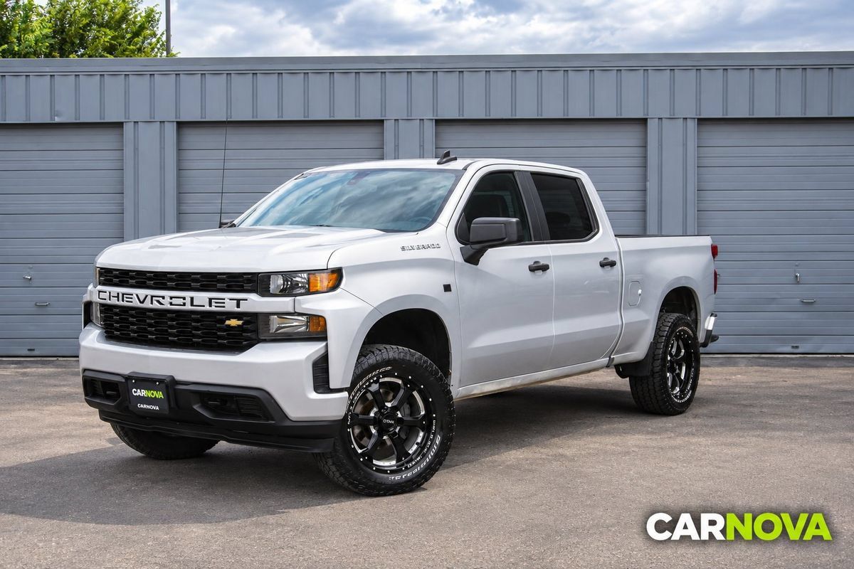 Used 2019 Chevrolet Silverado 1500 Custom w/ Custom Value Package AWD/4WD image 1