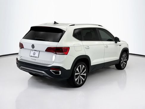 Certified 2022 Volkswagen Taos SE FWD image 5