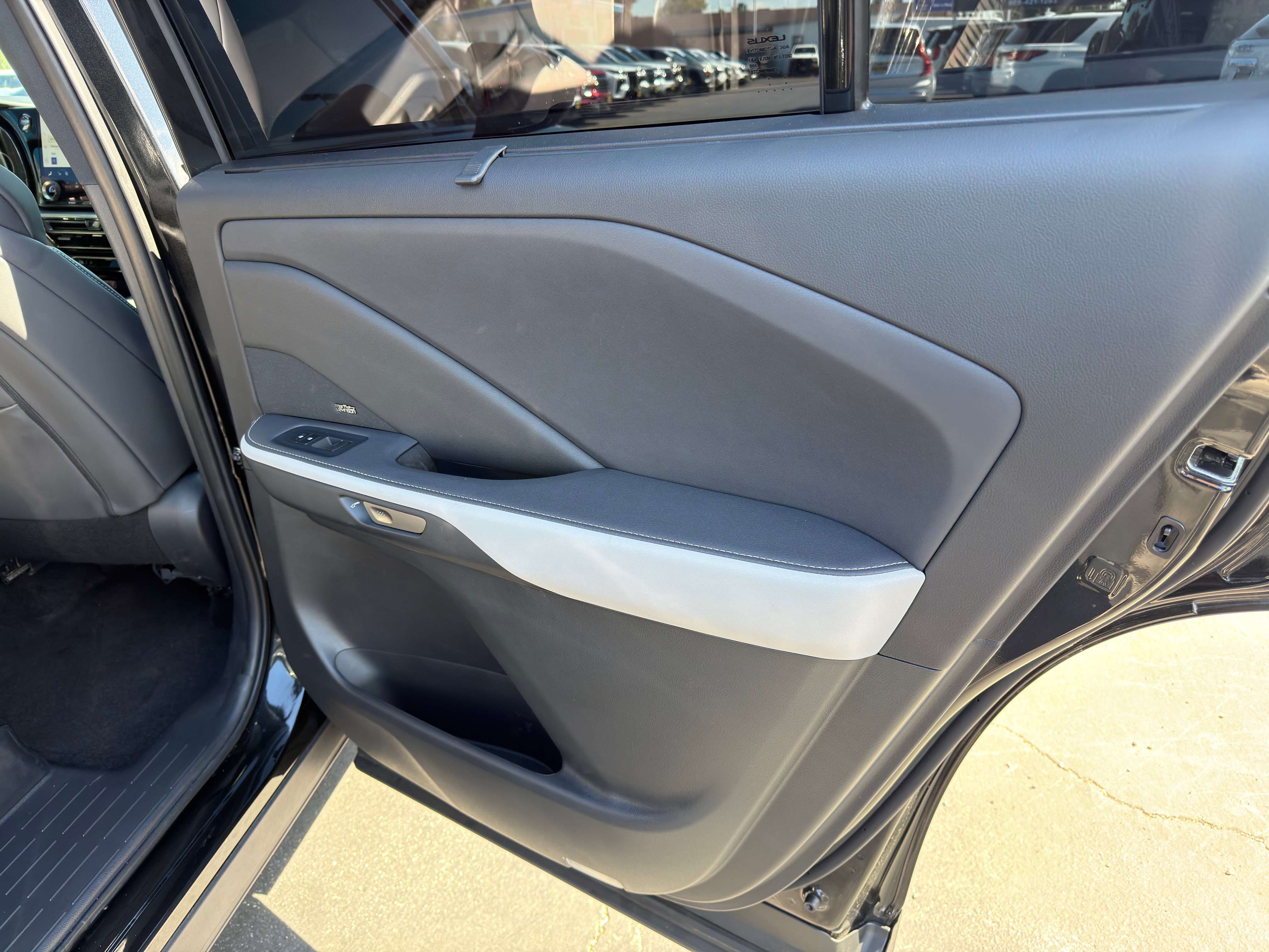 Used 2025 Lexus TX 500h AWD w/ Technology Package image 13