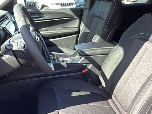 New 2025 Jeep Grand Cherokee L Laredo image 20