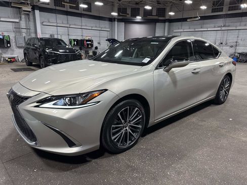 Certified 2023 Lexus ES 350 w/ Premium Package image 7