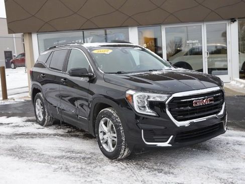 Used 2022 GMC Terrain SLE w/ Driver Convenience Package image 1