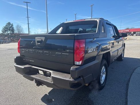 Used 2003 Chevrolet Avalanche 4x4 w/ Suspension Package, Off-Road image 9