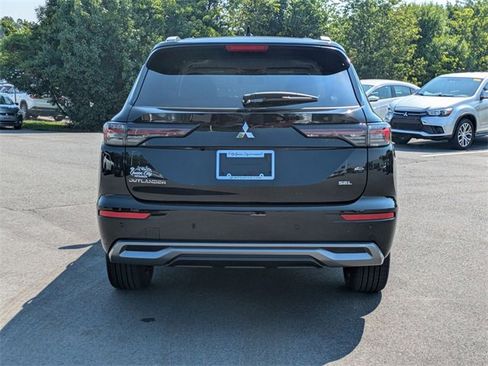New 2025 Mitsubishi Outlander SEL image 4