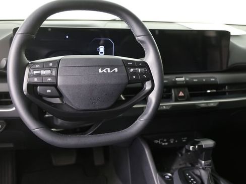 Certified 2025 Kia K4 EX image 5