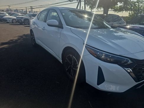 Used 2025 Nissan Sentra SV FWD image 3
