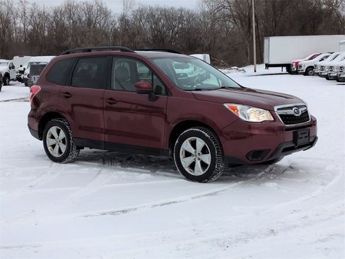Used 2016 Subaru Forester 2.5i Premium w/ All-Weather Package image 7