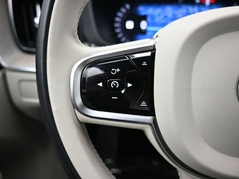 Used 2023 Volvo XC60 B5 Ultimate AWD/4WD image 25