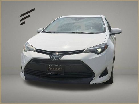 Used 2019 Toyota Corolla LE FWD image 1