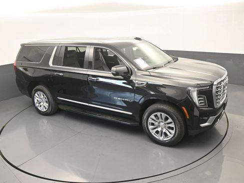 Used 2025 GMC Yukon XL Denali AWD/4WD image 64