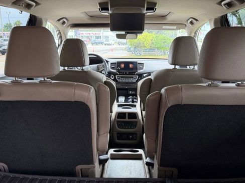 Used 2021 Honda Pilot Touring image 15