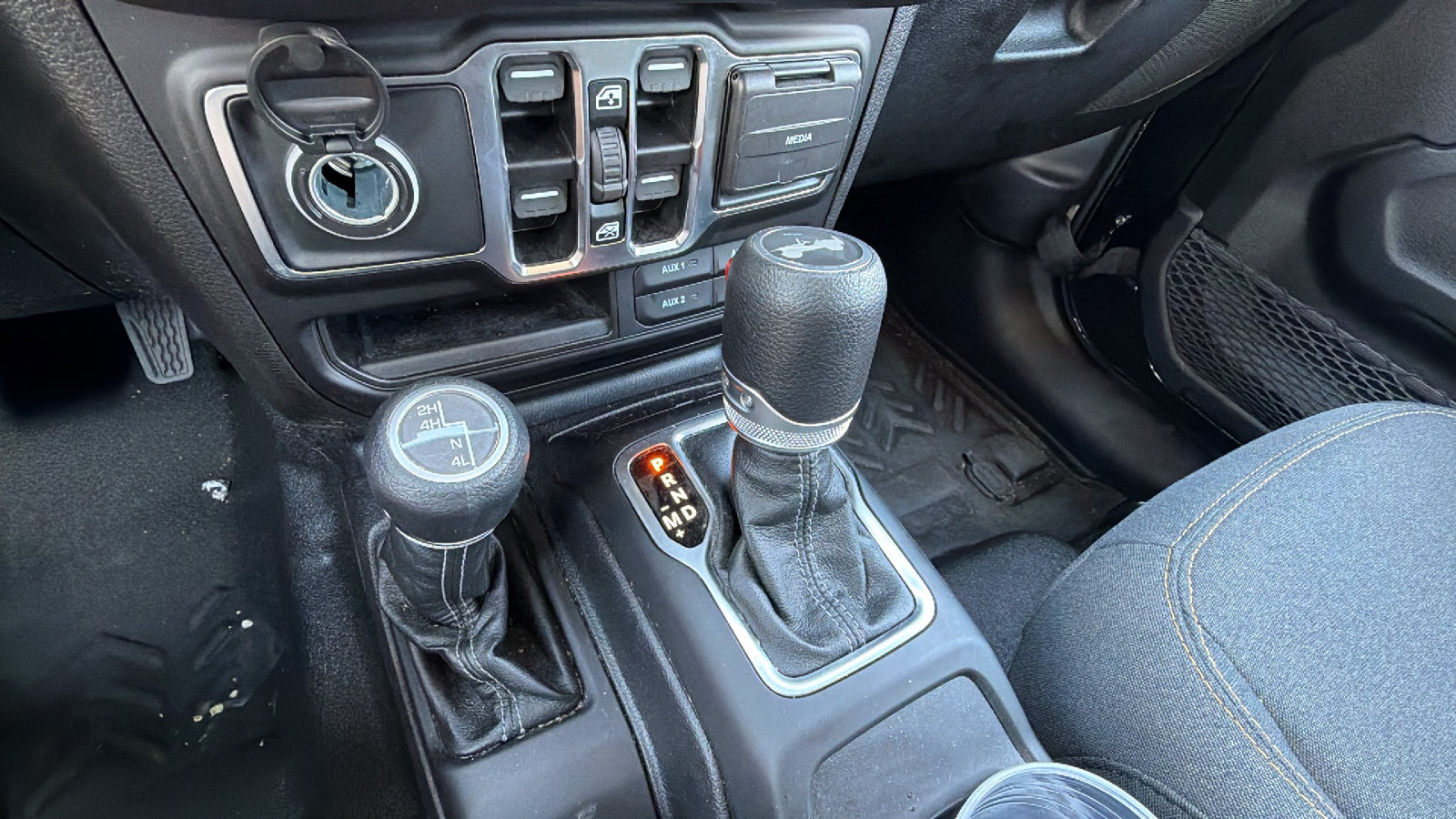 Used 2025 Jeep Wrangler Unlimited Sport AWD/4WD image 31