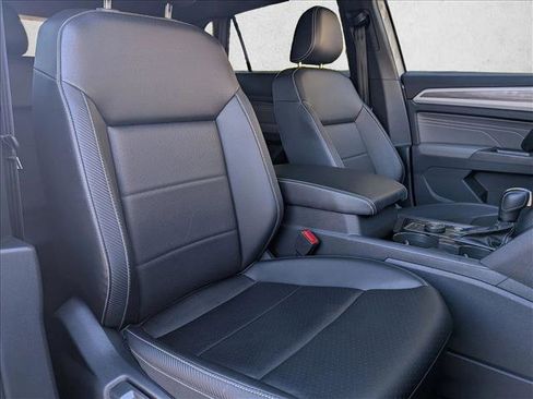 Used 2022 Volkswagen Atlas Cross Sport SE image 22