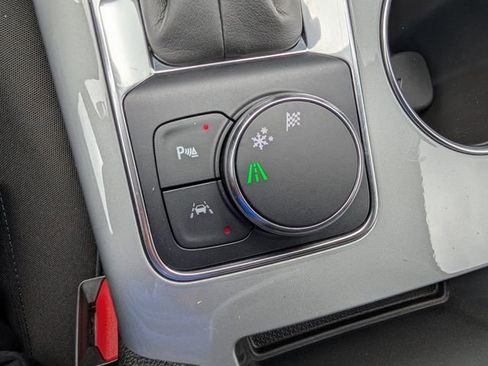 Used 2022 Chevrolet Blazer LT FWD image 24