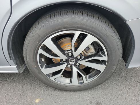 Used 2018 Honda Odyssey Elite image 32