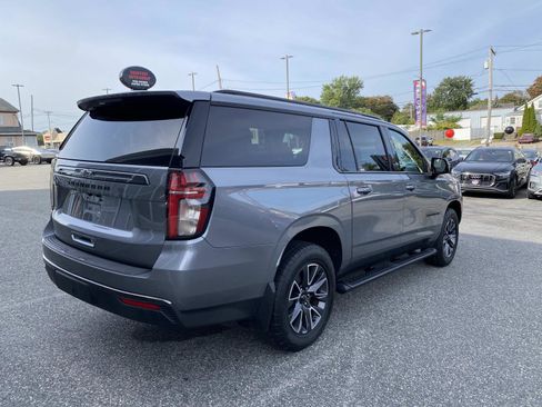 Used 2021 Chevrolet Suburban Z71 w/ Luxury Package image 7
