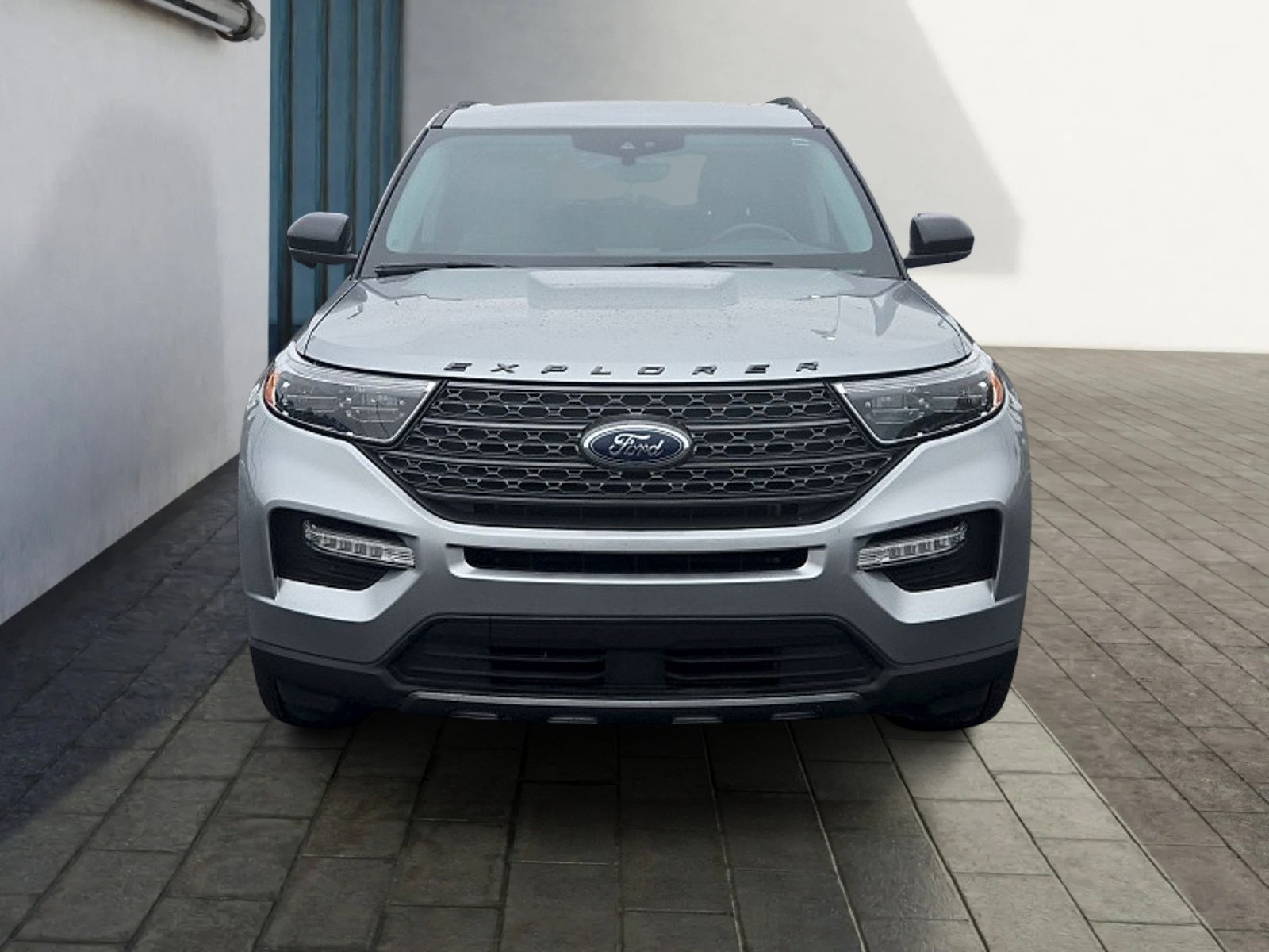 Certified 2022 Ford Explorer XLT w/ Equipment Group 202A AWD/4WD image 8
