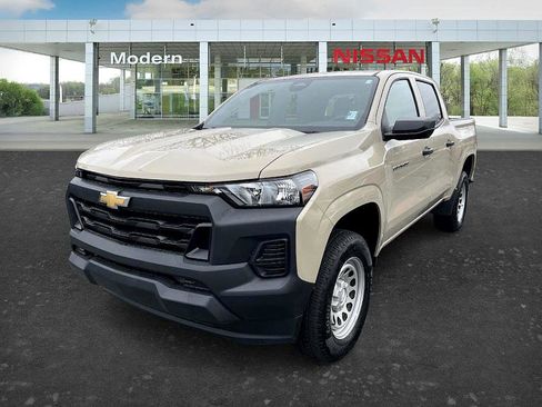 Used 2024 Chevrolet Colorado W/T image 1