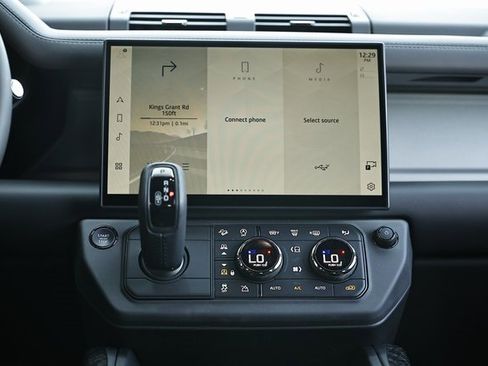 New 2026 Land Rover Defender 110 OCTA image 39