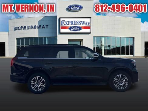 Used 2025 Ford Expedition Active AWD/4WD image 13