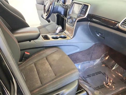 Used 2016 Jeep Grand Cherokee Laredo 75th Anniversary image 35